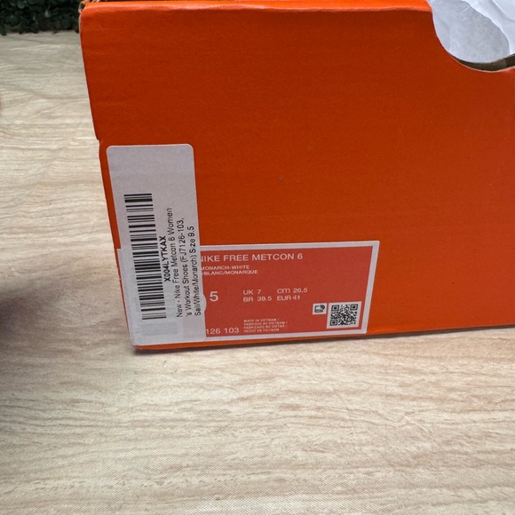 Nike Free Metcon 6 - W9.5 - Picture 9 of 10